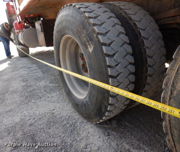 image for item DP5448 2002 Volvo VHD  dump truck