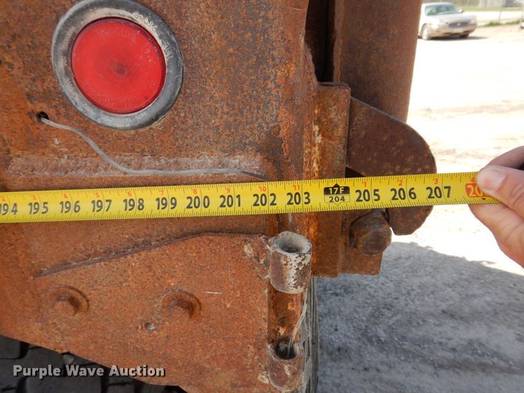 image for item DP5448 2002 Volvo VHD  dump truck