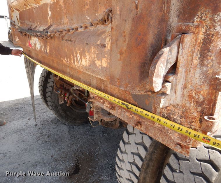 image for item DP5448 2002 Volvo VHD  dump truck