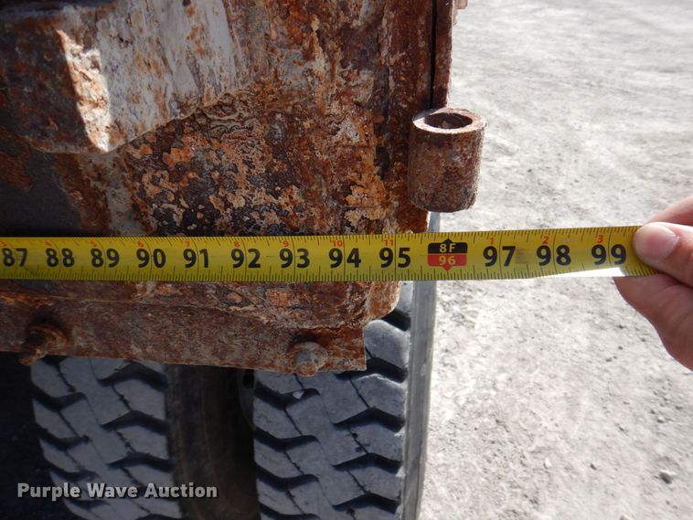 image for item DP5448 2002 Volvo VHD  dump truck