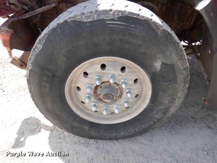 image for item DP5448 2002 Volvo VHD  dump truck