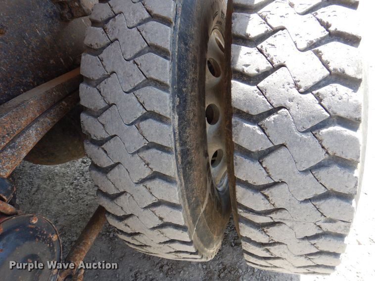 image for item DP5448 2002 Volvo VHD  dump truck