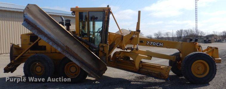 image for item DS8005 1999 John Deere 770CH  motor grader