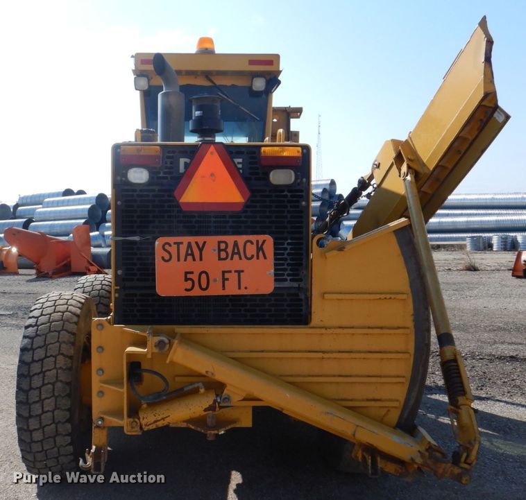 image for item DS8005 1999 John Deere 770CH  motor grader