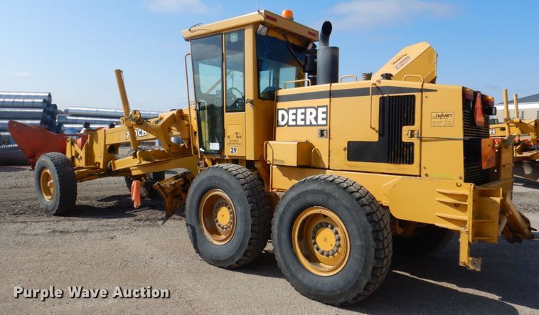 image for item DS8005 1999 John Deere 770CH  motor grader