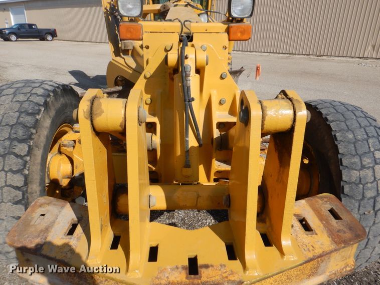 image for item DS8005 1999 John Deere 770CH  motor grader