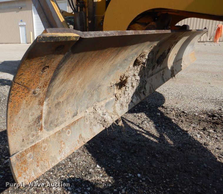 image for item DS8005 1999 John Deere 770CH  motor grader