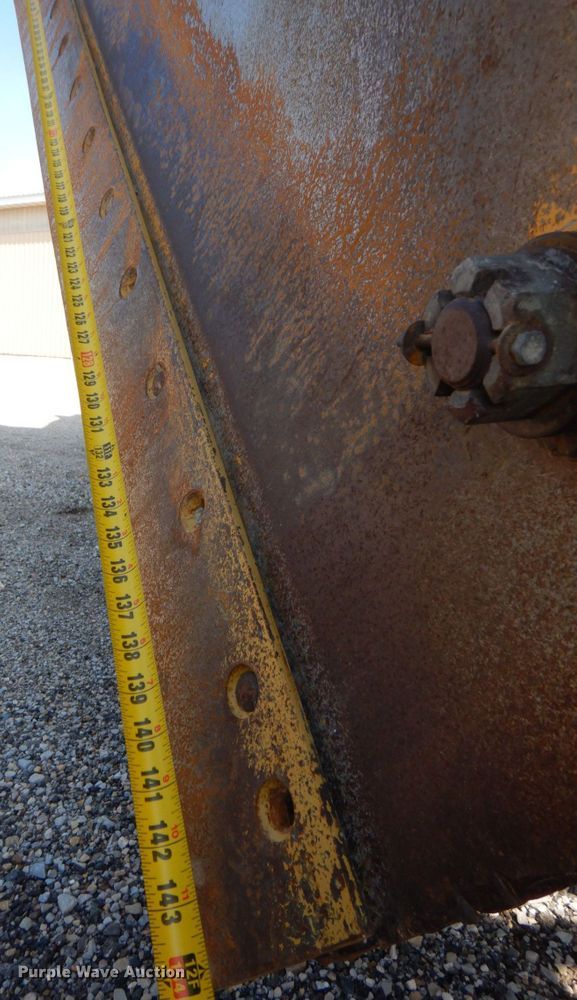 image for item DS8005 1999 John Deere 770CH  motor grader