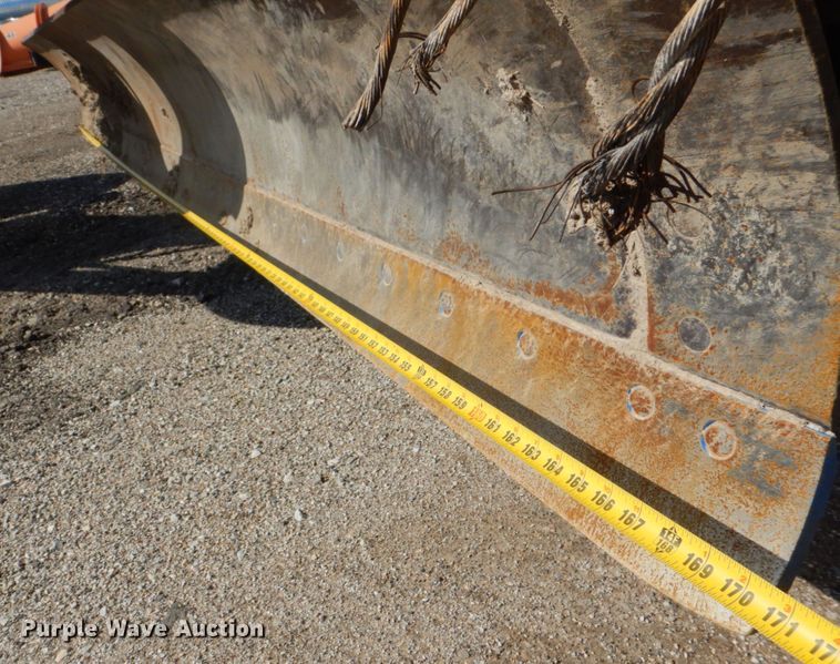 image for item DS8005 1999 John Deere 770CH  motor grader