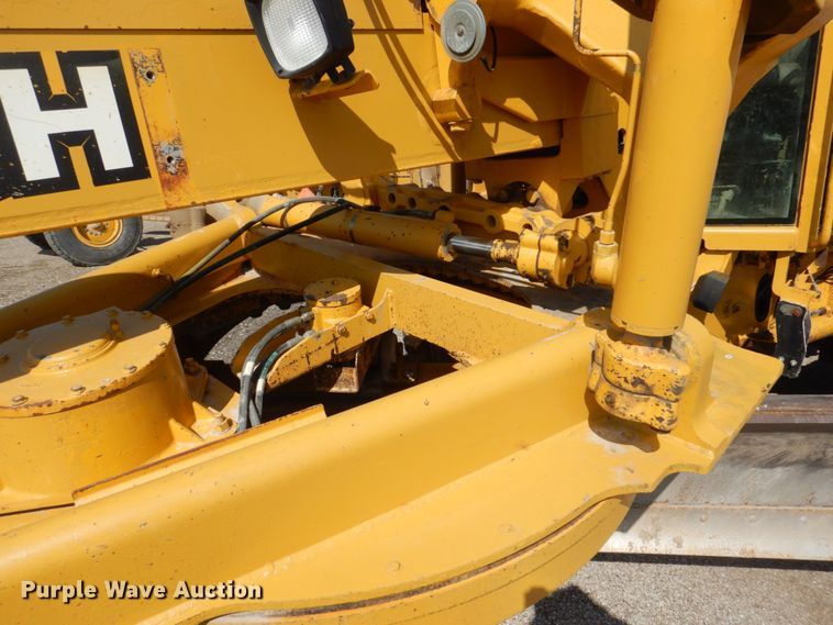 image for item DS8005 1999 John Deere 770CH  motor grader