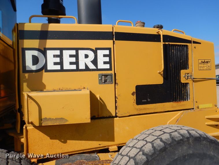 image for item DS8005 1999 John Deere 770CH  motor grader