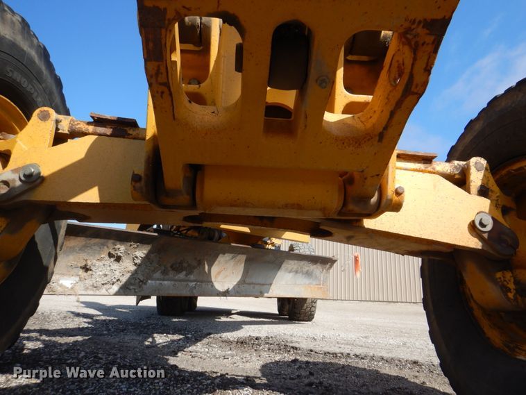 image for item DS8005 1999 John Deere 770CH  motor grader