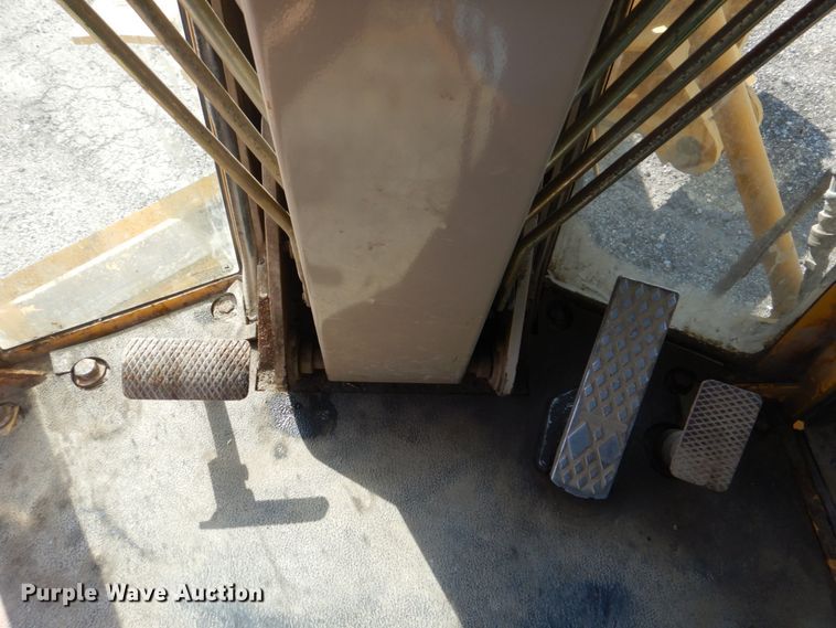 image for item DS8005 1999 John Deere 770CH  motor grader