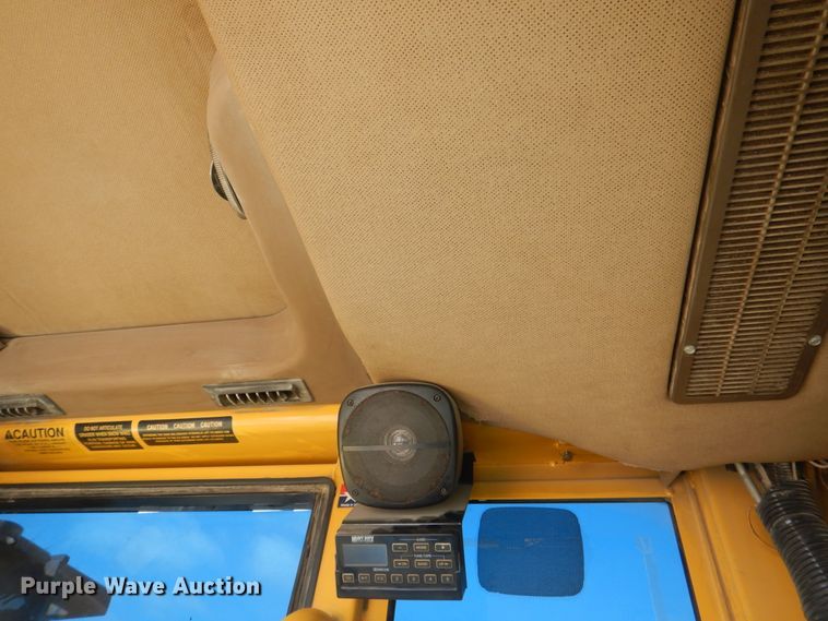 image for item DS8005 1999 John Deere 770CH  motor grader