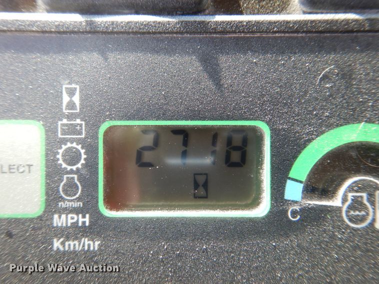 image for item DS8005 1999 John Deere 770CH  motor grader