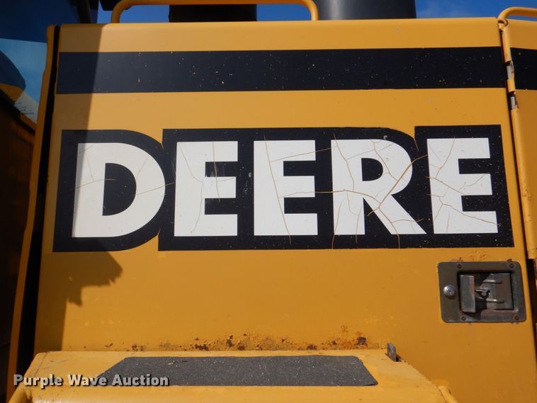 image for item DS8005 1999 John Deere 770CH  motor grader