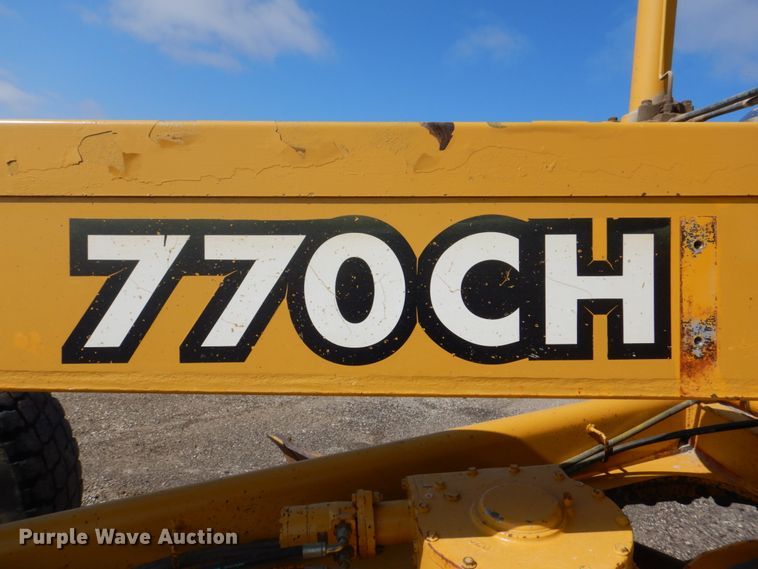 image for item DS8005 1999 John Deere 770CH  motor grader