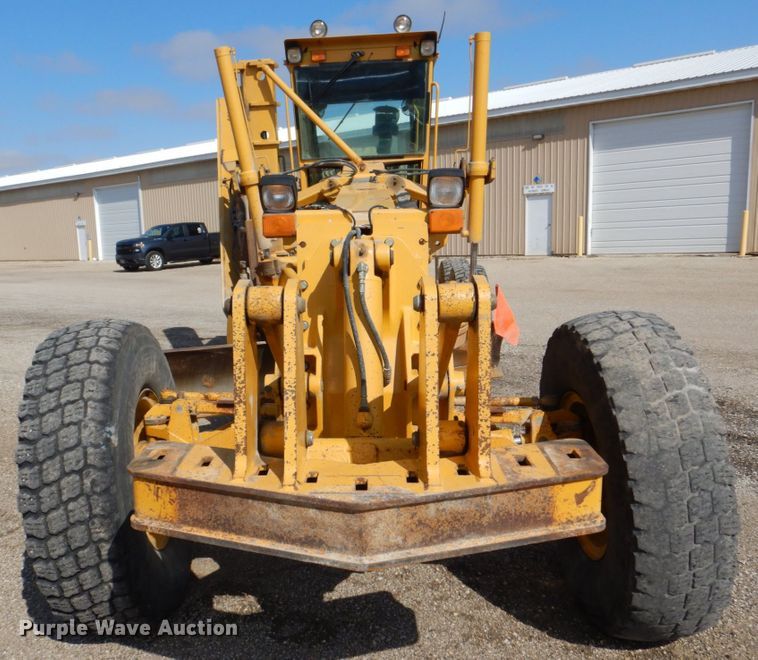 image for item DS8006 1999 John Deere 770CH  motor grader