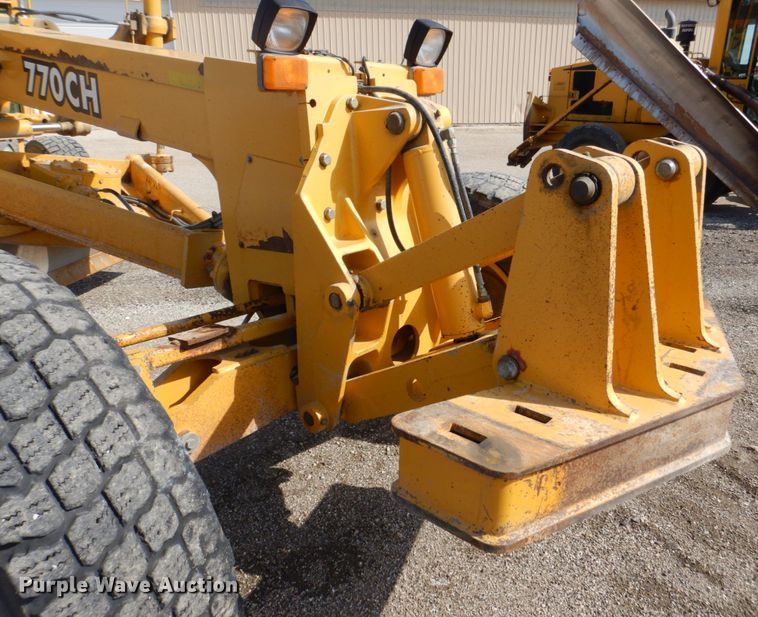 image for item DS8006 1999 John Deere 770CH  motor grader