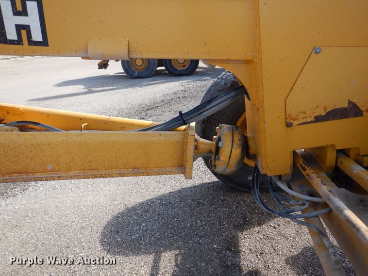 image for item DS8006 1999 John Deere 770CH  motor grader