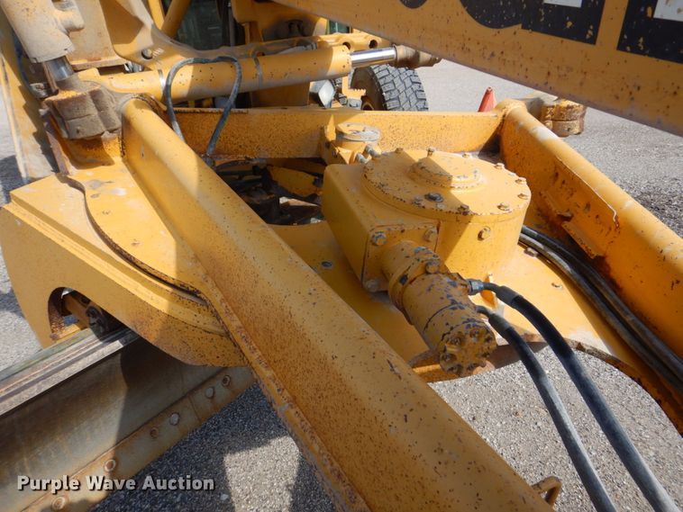 image for item DS8006 1999 John Deere 770CH  motor grader