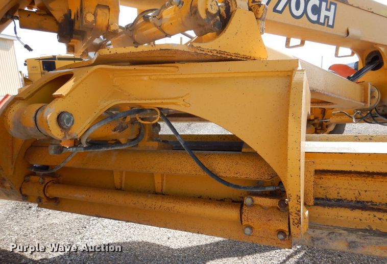 image for item DS8006 1999 John Deere 770CH  motor grader