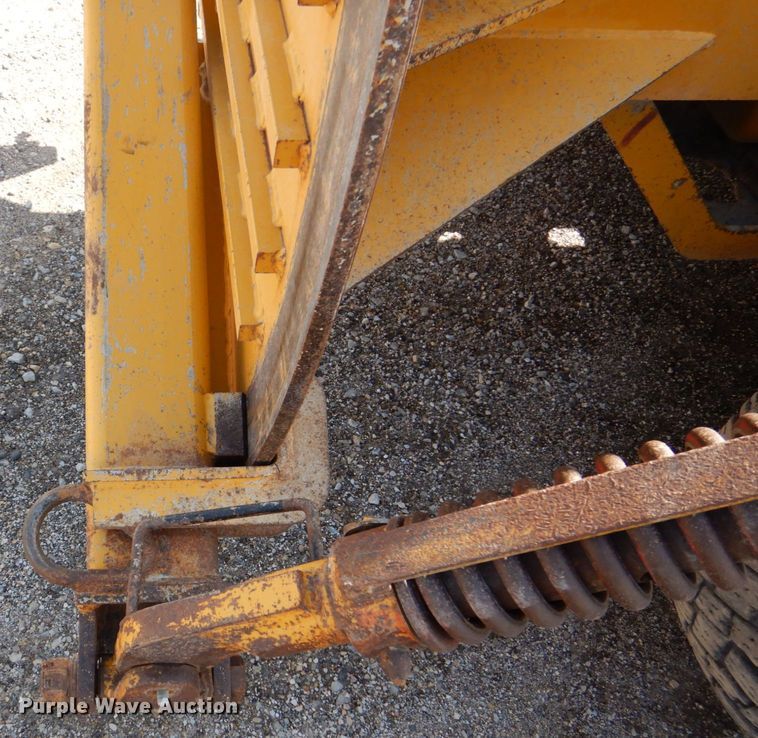 image for item DS8006 1999 John Deere 770CH  motor grader