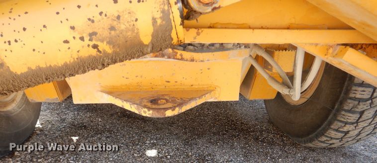 image for item DS8006 1999 John Deere 770CH  motor grader