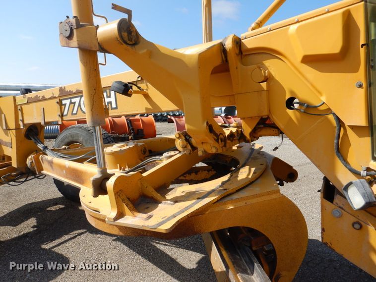 image for item DS8006 1999 John Deere 770CH  motor grader
