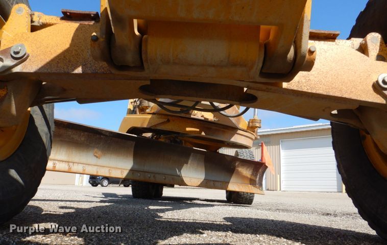 image for item DS8006 1999 John Deere 770CH  motor grader