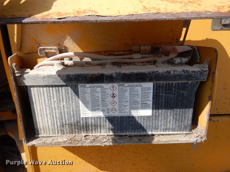 image for item DS8006 1999 John Deere 770CH  motor grader