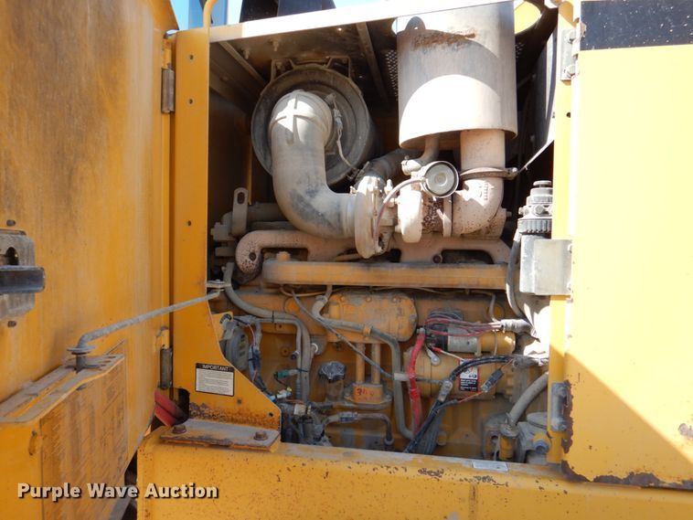 image for item DS8006 1999 John Deere 770CH  motor grader