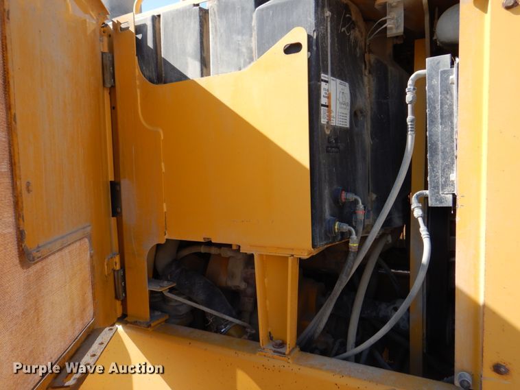 image for item DS8006 1999 John Deere 770CH  motor grader