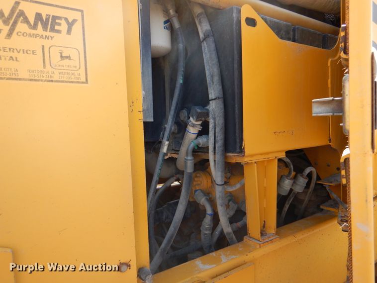 image for item DS8006 1999 John Deere 770CH  motor grader