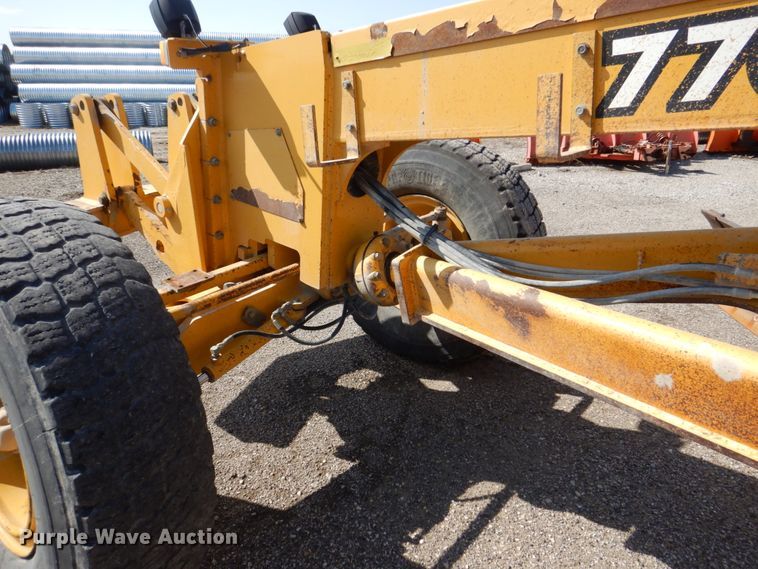 image for item DS8006 1999 John Deere 770CH  motor grader