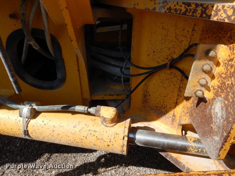 image for item DS8006 1999 John Deere 770CH  motor grader