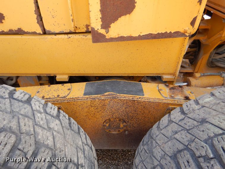 image for item DS8006 1999 John Deere 770CH  motor grader