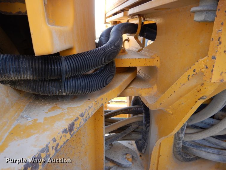 image for item DS8006 1999 John Deere 770CH  motor grader