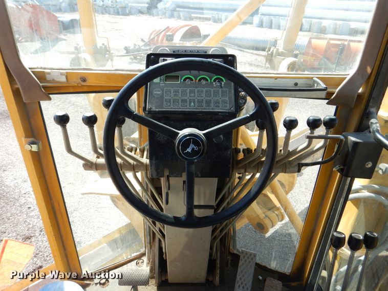 image for item DS8006 1999 John Deere 770CH  motor grader