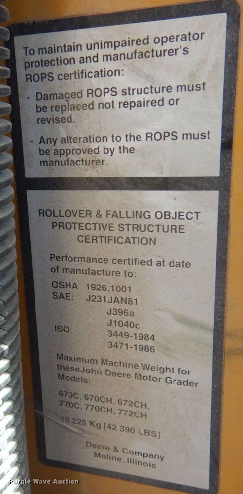 image for item DS8006 1999 John Deere 770CH  motor grader