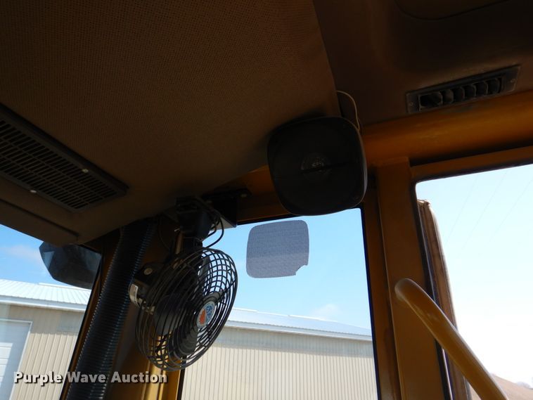 image for item DS8006 1999 John Deere 770CH  motor grader