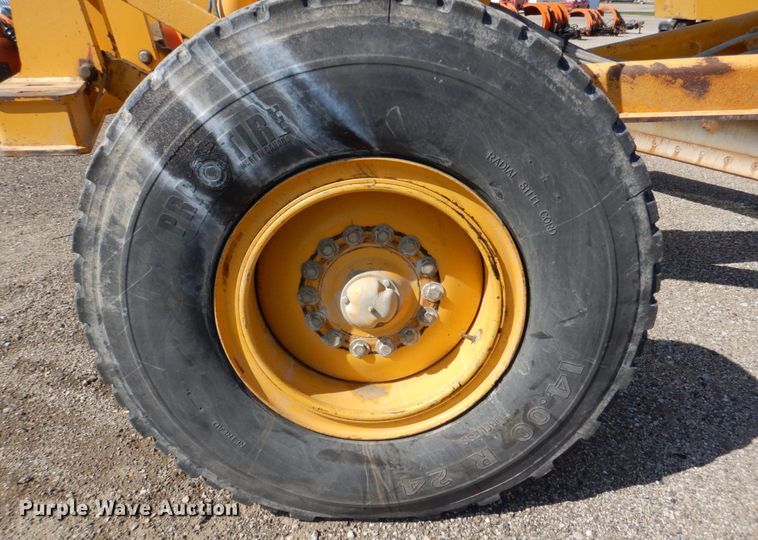 image for item DS8006 1999 John Deere 770CH  motor grader