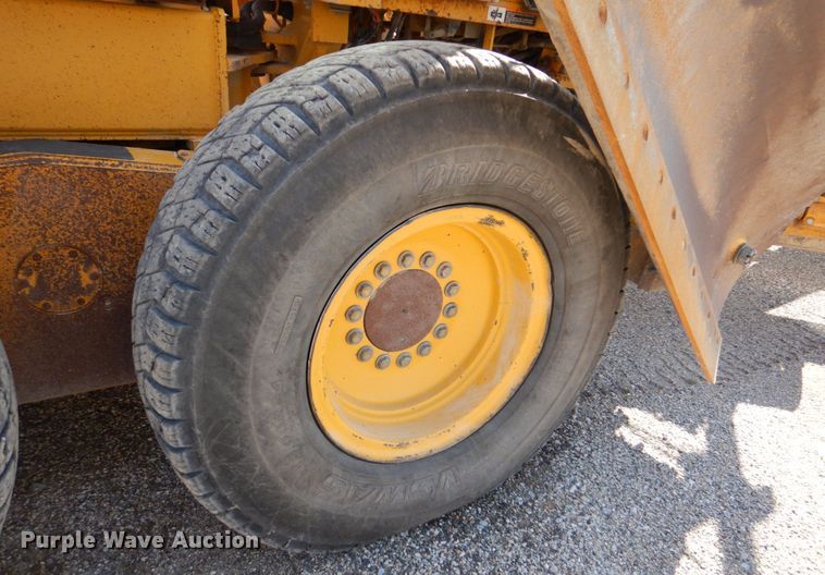 image for item DS8006 1999 John Deere 770CH  motor grader