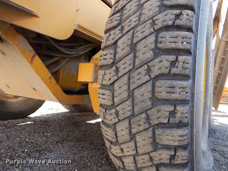 image for item DS8006 1999 John Deere 770CH  motor grader