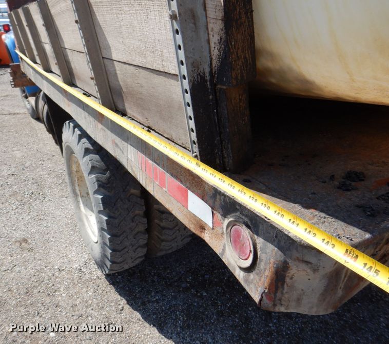 image for item DS8007 1976 Ford F600  dump flatbed truck