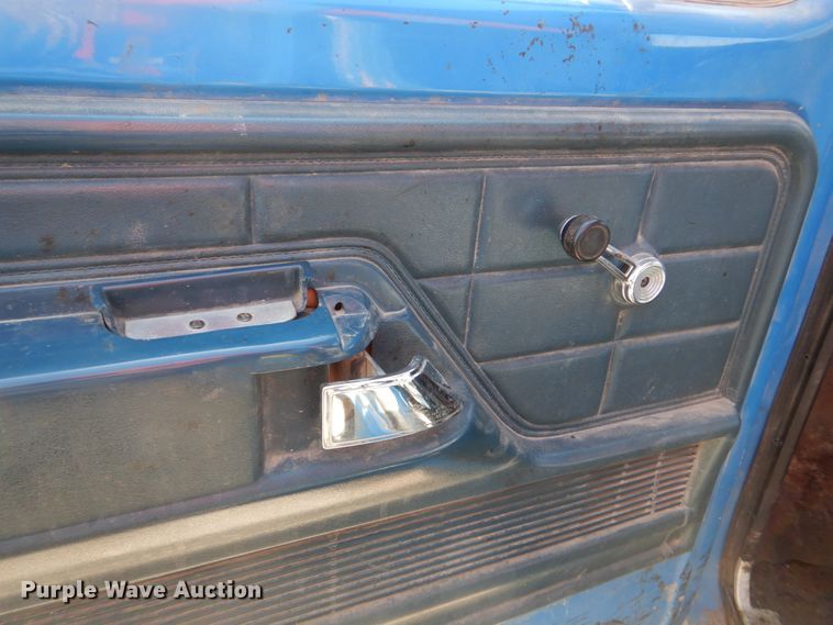 image for item DS8007 1976 Ford F600  dump flatbed truck