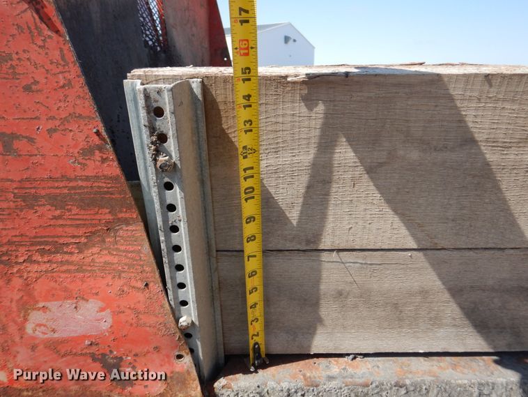 image for item DS8007 1976 Ford F600  dump flatbed truck