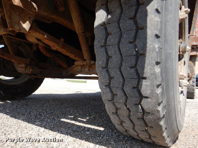 image for item DS8007 1976 Ford F600  dump flatbed truck