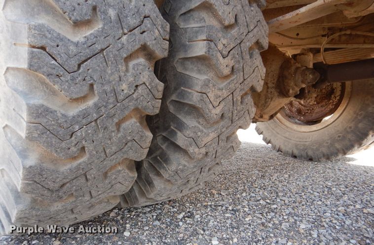 image for item DS8007 1976 Ford F600  dump flatbed truck