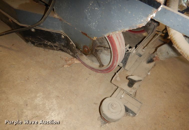 image for item DT9880 Advance Convertamatic 386002  floor scrubber